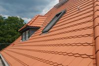Komplette Dachsanierung einer alten Villa in Frohnau. Eindeckung mit Biberschwanzziegel